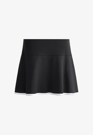 Fustă neagră, evazată, realizată dintr-un material neted, cu un talie ajustată și accente albe la margine. Design clasic și simplu.