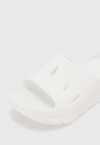 Thumbnail Image 6