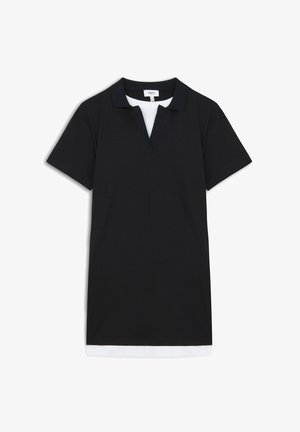 Polo shirt nera in cotone, con colletto scuro a contrasto e un accento bianco all'orlo. Maniche corte e design a scollo a v.