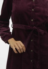 Vero Moda VMNINA  - Robe chemise - winetasting