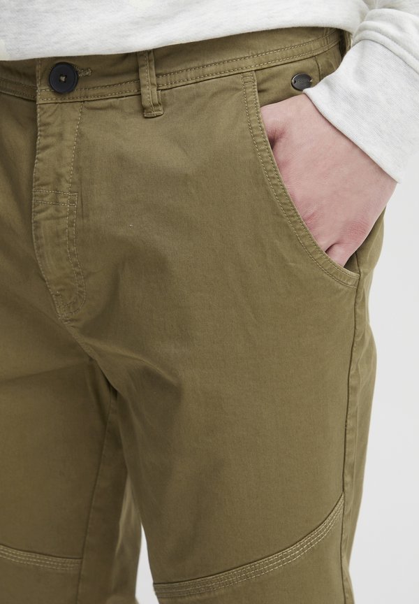 BHSHORTS REGULAR FIT - Shorts - nutria2