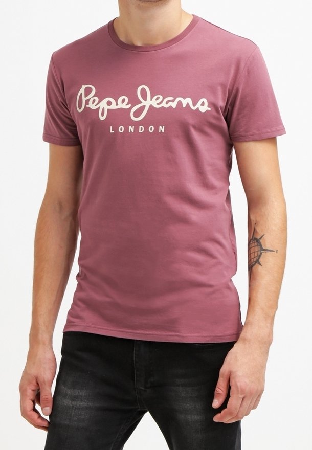 Bordeauxrote Baumwoll-T-Shirt mit Rundhalsausschnitt und kurzen Ärmeln. Über der Brust befindet sich das weiße Logo "Pepe Jeans London" in einer geschwungenen Schrift.