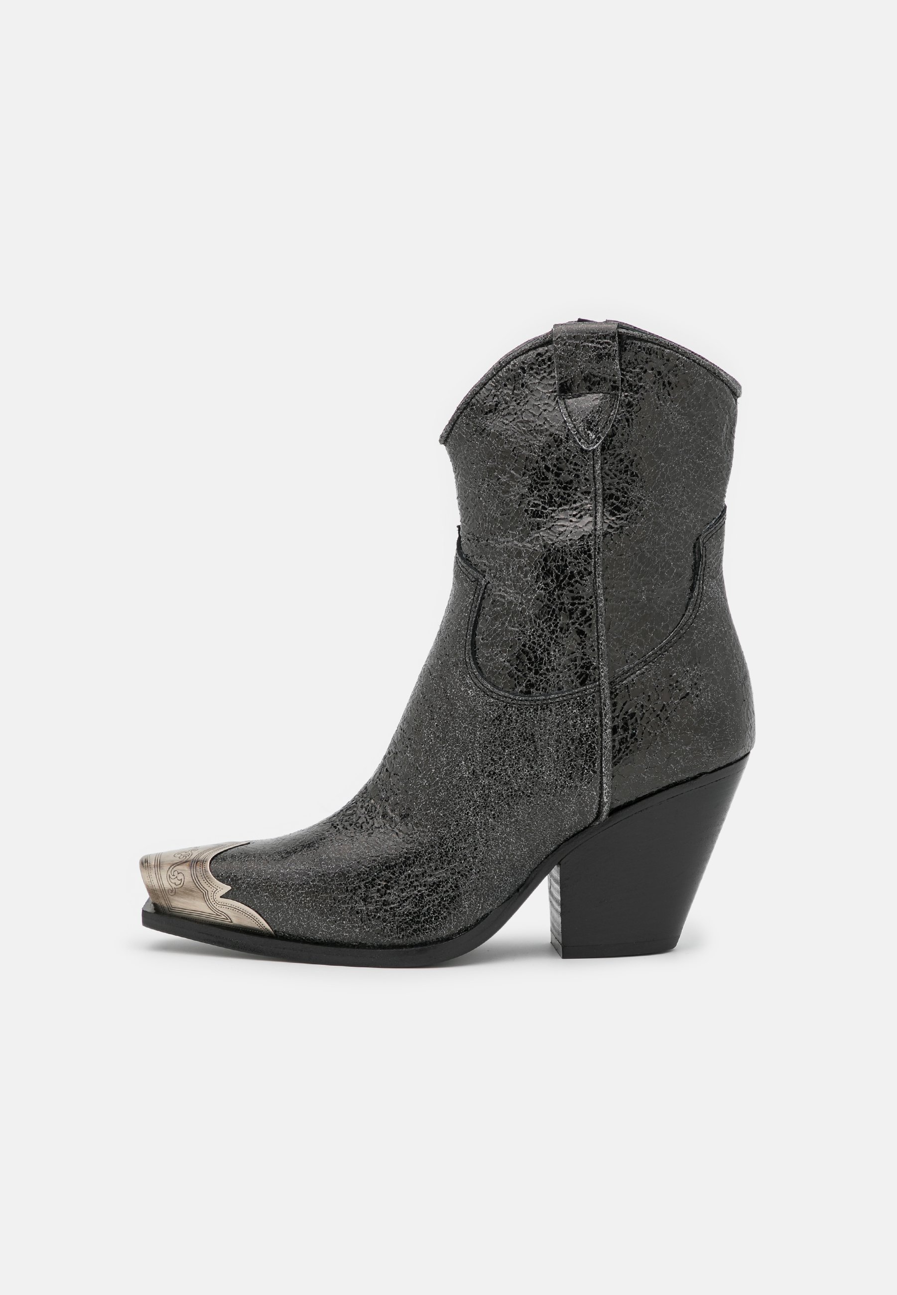 Botines camperos de mujer | Selección online en Zalando