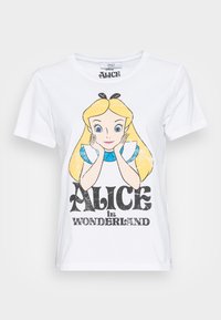 Valkoinen puuvillateeppari, jossa on sarjakuvamainen kuva tytöstä, jolla on vaaleat hiukset ja sininen mekko, ja tekstinä "ALICE in WONDERLAND" alla.