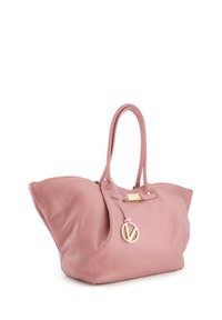 Rosa Leder-Shopper mit strukturierten Oberflächen, goldenen Beschlägen, kurzen Tragen und einem auffälligen dekorativen Logo-Akzent. Mit Reißverschluss.