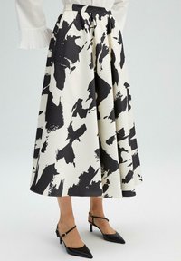 PATTERNED - Plisirana suknja - cream