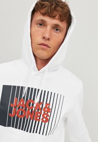 Jack & Jones CORP LOGO PLAY NOOS - Jersey con capucha - white