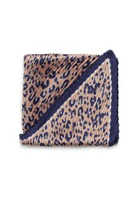 Leopardmönstrad plisserad scarf i en blandning av pastellrosa och marinblå färger med kontrasterande horisontella och diagonala mönster. Mjuk textur.