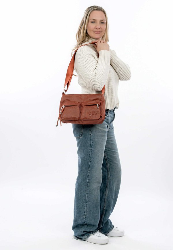 MARRY - Umhängetasche - rust