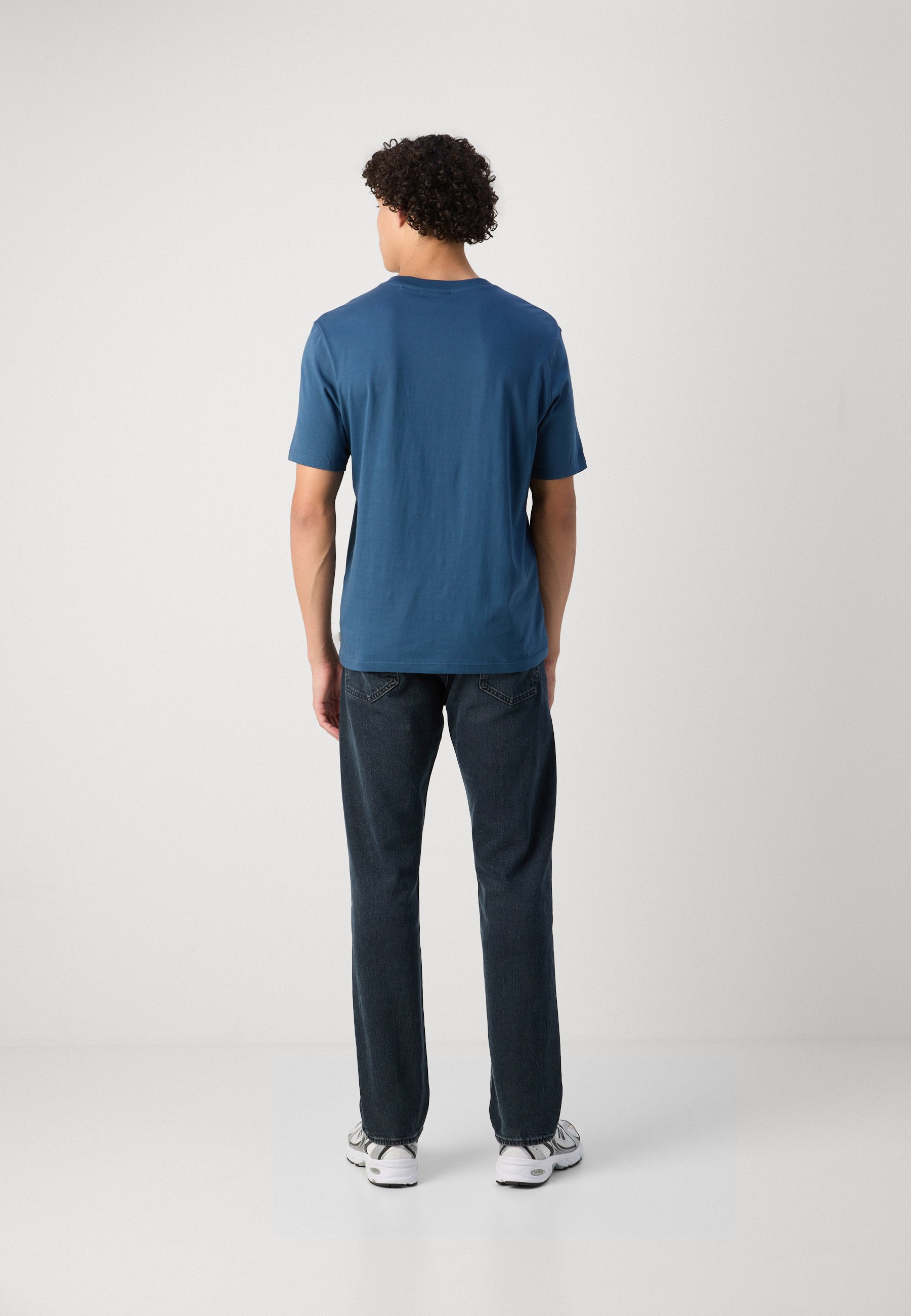“Scotch & Soda” チェストアートワークプリントTシャツ Blue Scotch & Soda CHEST ARTWORK - Print T-shirt - heritage blue