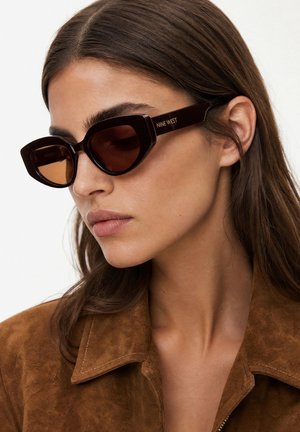 Nine West, NINE WEST SUNGLASSES WOMEN'S BROWN 5907964051435 - Solbriller - brown