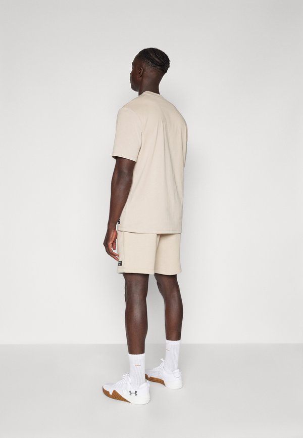 CENTRE SWEATSHORTS - Sports shorts - beige2
