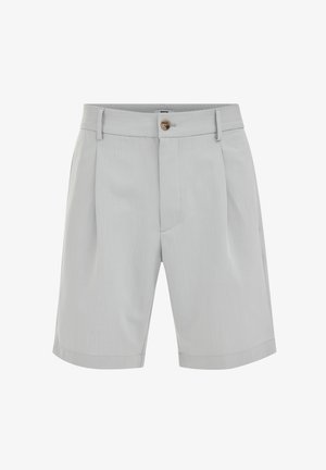 Pantaloncini grigi chiaro su misura con bottone frontale, passanti per cintura, tasche laterali e orli cuciti.