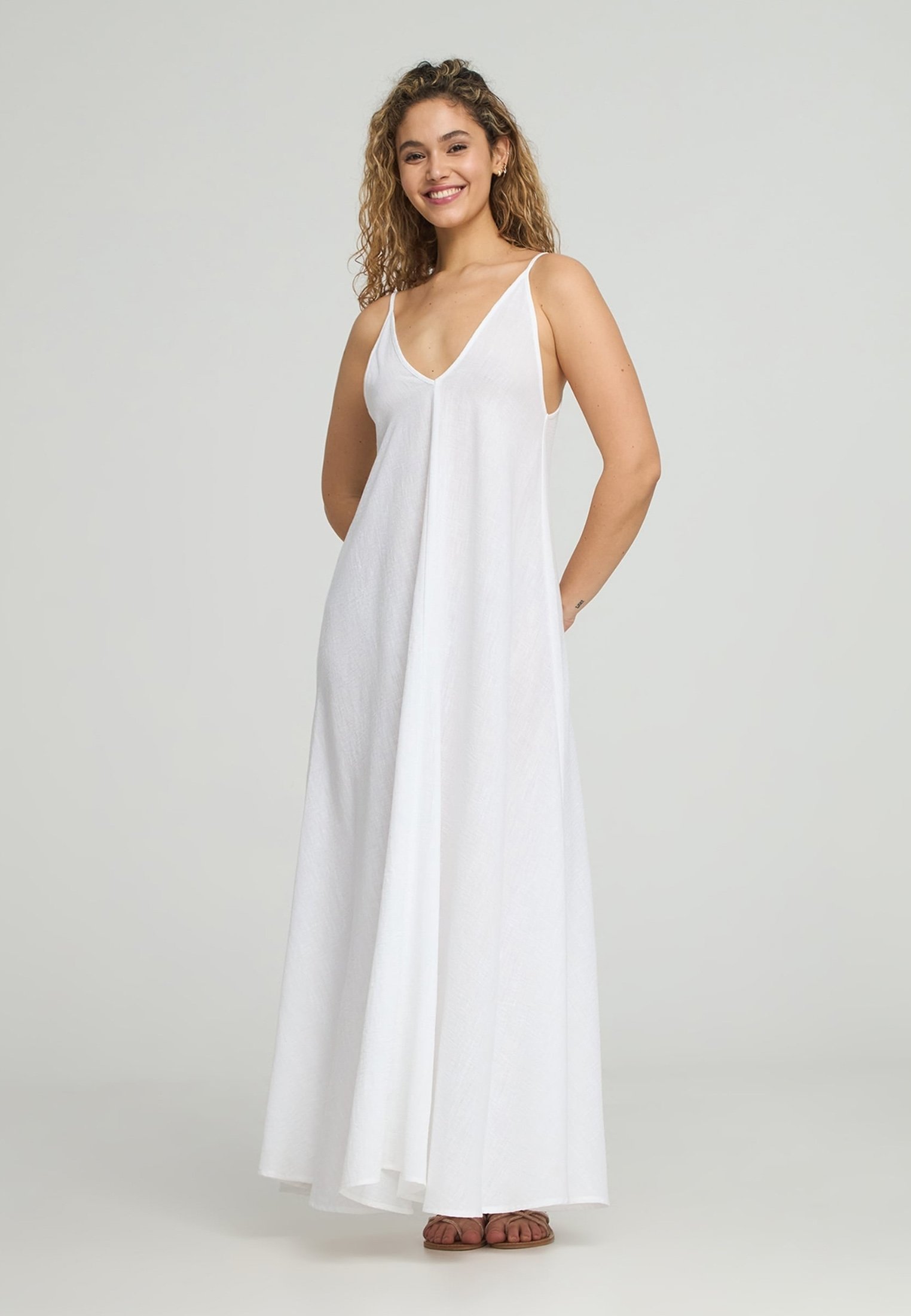 Terranova SCOLLO A V UNITA Vestito lungo bianco ottico/bianco