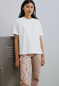 Jordan ESSEN TEE CORE - T-Shirt basic - white