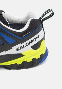 Salomon XA PRO 3D V9 GTX - Løpesko for mark - black/surf the web/safety yellow