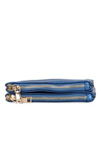 Cartera de cuero azul con dos compartimentos con cremallera, herrajes en tono dorado y una textura suave. Diseño compacto, adecuado para objetos pequeños.