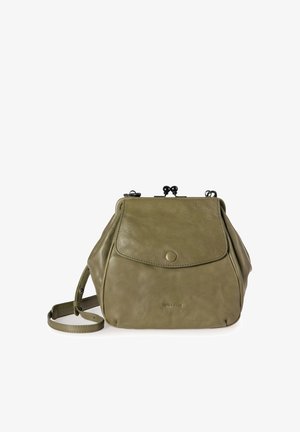 Olivgrüne Lederhandtasche mit runder Form, Klappenverschluss, dekorativem Verschluss und verstellbarem Trageriemen. Strukturiertes Finish mit dezentem Logo-Detail.