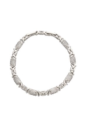 Sølv kædearmbånd med skiftevis rektangulære og diamantformede led, hvor flere er prydet med små, glitrende krystaller.