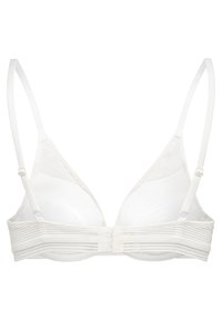 Witte beha met schaalbare driehoekige cups, gladde textuur, verstelbare dunne bandjes en horizontaal geribbelde ontwerpelementen op de band. Achterafsluitingsdetail inbegrepen.