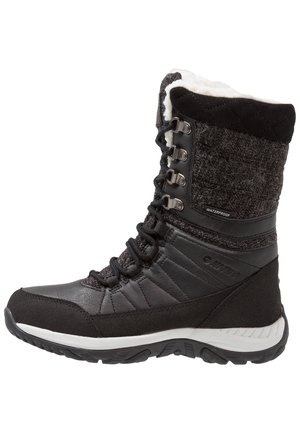 Botte d'hiver noire imperméable avec tige matelassée, avant à lacets et doublure en polaire blanche, conçue pour temps froid et usage extérieur.