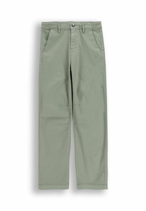 Jasnozielone spodnie o prostych nogawkach z przednimi kieszeniami, szlufkami na pasek i zapięciem na guzik, wyłożone płasko na białym tle.