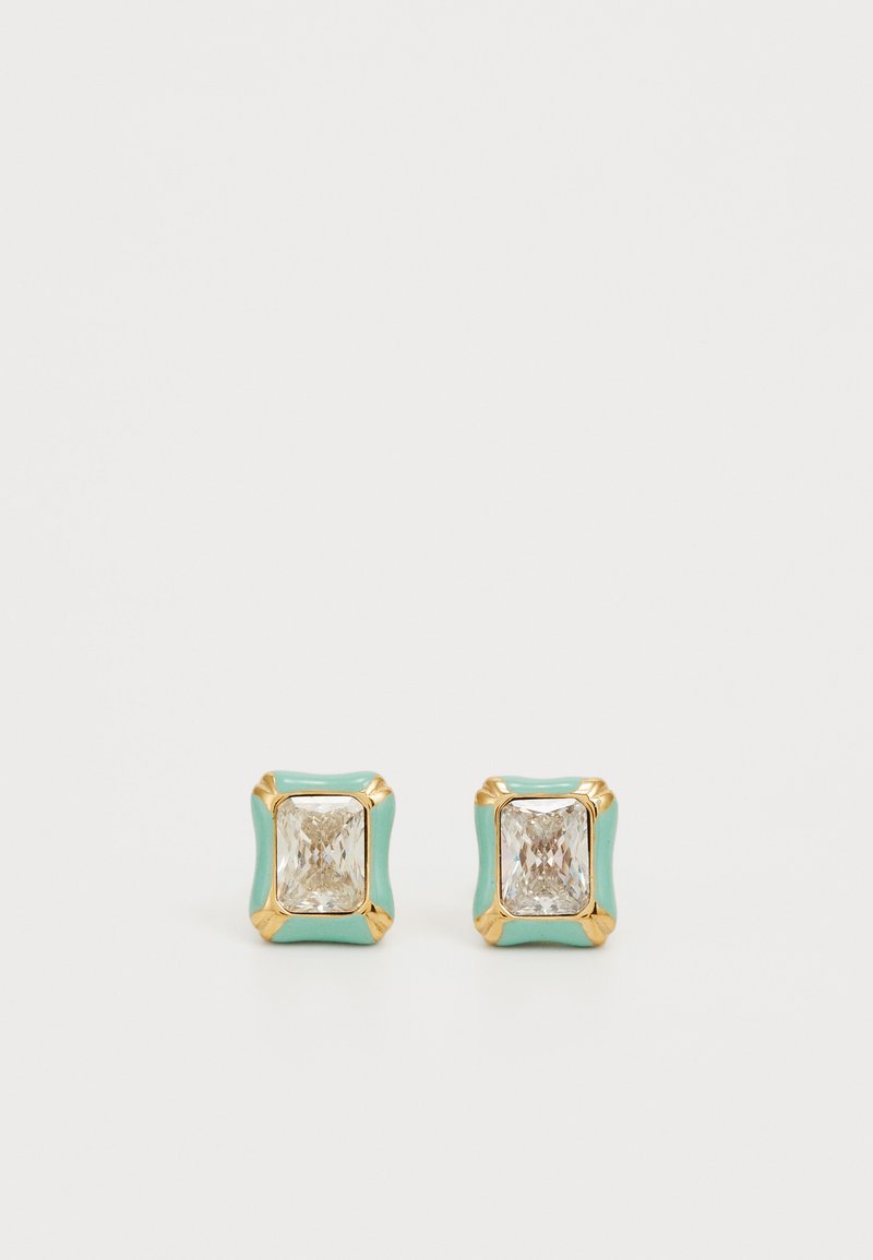 Firkantede øredobber med en klar, facetteret sten indsat i guldfinish, omgivet af en turkis emaljeramme med en glat overflade.