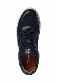 Navy blue sneaker featuring a mesh upper and smooth leather accents. Thick white sole, round toe, and contrasting laces. Size 42.