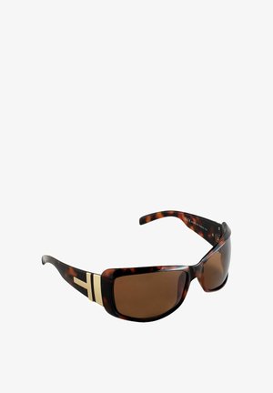 Okulary przeciwsłoneczne w kolorze żółwiowym z ciemnobrązowymi szkłami i złotym zdobieniem na zauszniki. Zakrzywiony kształt o gładkiej fakturze.