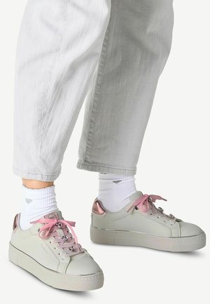 Sneakers - white pink