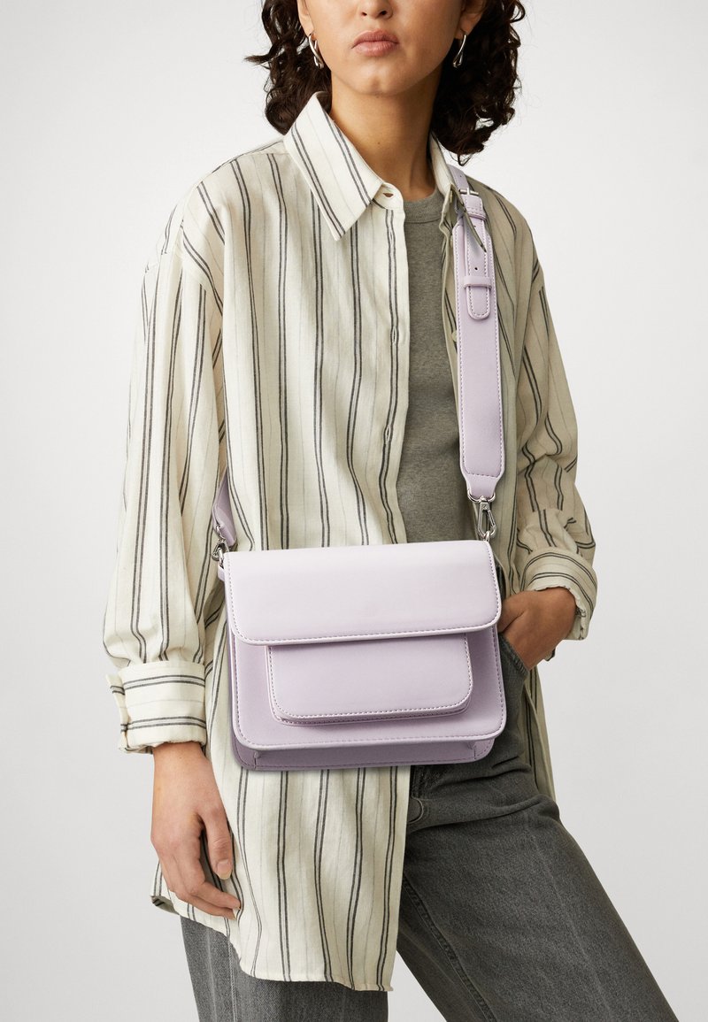 Cayman Pocket Soft Structure