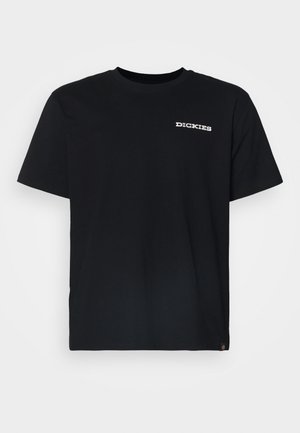 T-shirt in cotone nero con colletto tondo. Presenta un logo bianco "DICKIES" sul petto. Maniche corte e orlo dritto. Texture morbida e liscia.
