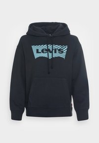 Zwarte hoodie met een kangoeroezak. Bevat een blauw Levi's-logo op de borst en trekkoorden aan de capuchon. Zachte stoftextuur.