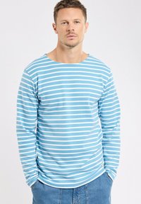 Non sélectionné, waterfall blanc