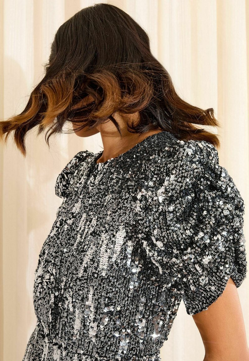 calvin klein women's sequined ruched puff-shoulder v-neck dress Calvin Klein Womens Sequined V-Neck Cocktail and Party Dress Black 10 at Amazon Women's Clothing store