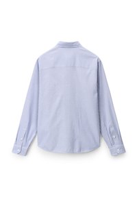 Chemise à rayures bleu clair et blanche à manches longues, avec un col classique, des poignets à boutons et une texture de tissu lisse. Vue arrière montrée.
