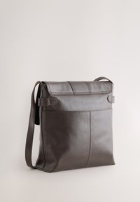 Valimata, chocolate brown