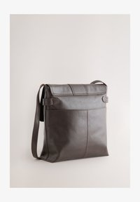 Valimata, chocolate brown