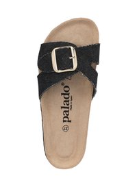 Svart denim slidesandal med en bred rem och guldbuckle. Har en mjuk, beige innersula och en strukturerad fotbädd för komfort.
