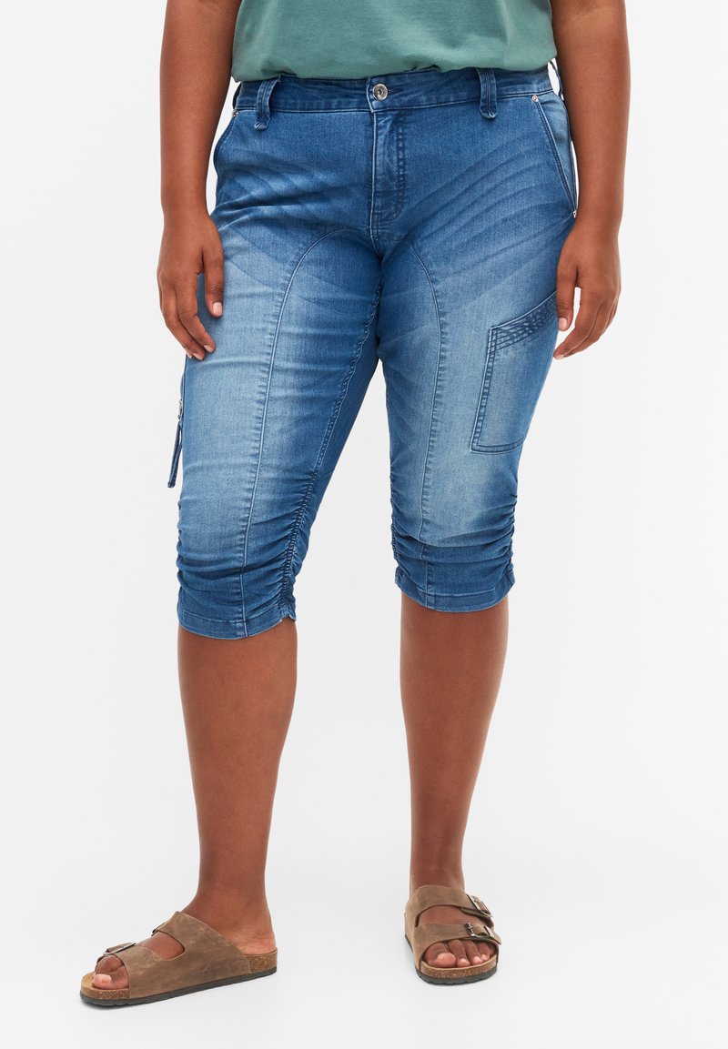 Zizzi - CAPRI - Shorts di jeans - light blue denim, Ingrandire