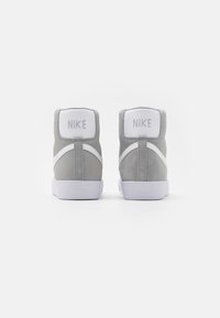 Nike Sportswear BLAZER MID '77 UNISEX - Sapatilhas de cano alto - light smoke grey/white/black