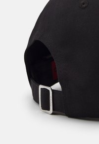 HUGO CARA - Gorra - black