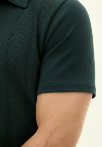 Oscar Jacobson CONNOR STRUCTURED - Polo - cinary green