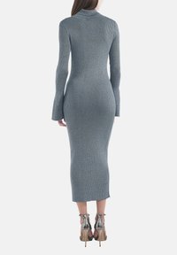 Adlysh ELEGANCE  - Strickkleid - metallic denim