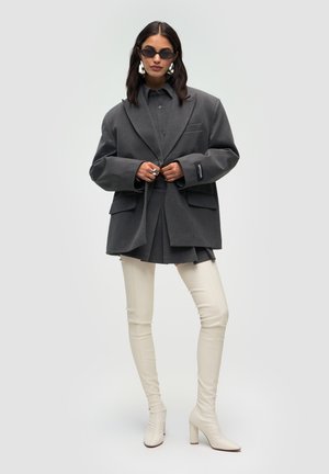 Sijoitus 12: WRSTBHVR - WRSTBHVR BLAZER MADDEN V2 BLAZER - Bleiseri