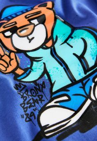 Unselected, blue hip hop bear