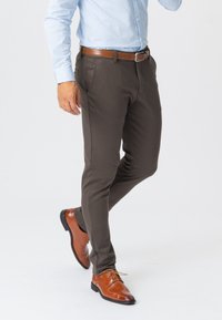 TEESHOPPEN Bukser - dark brown