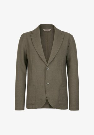 Oliwkowy żakiet z teksturowanej tkaniny, z klapami w szpic, zapinany na dwa guziki, z dwiema przednimi kieszeniami. Prosty, dopasowany kształt z gładką podszewką.