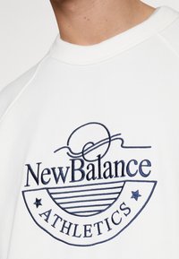 New Balance Sweatshirt - off-white