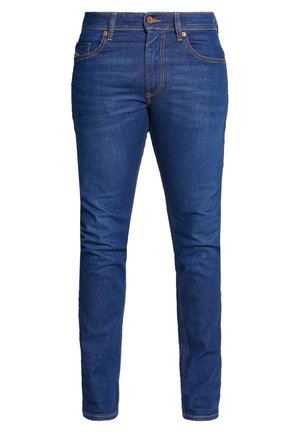 Jean slim bleu avec bouton et fermeture éclair à l'avant, passants de ceinture, et poches avant et arrière.